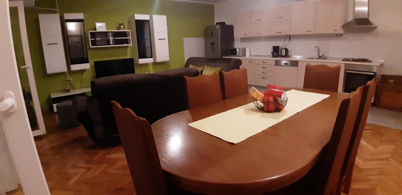 Apartment Elena Galovac  Экстерьер фото
