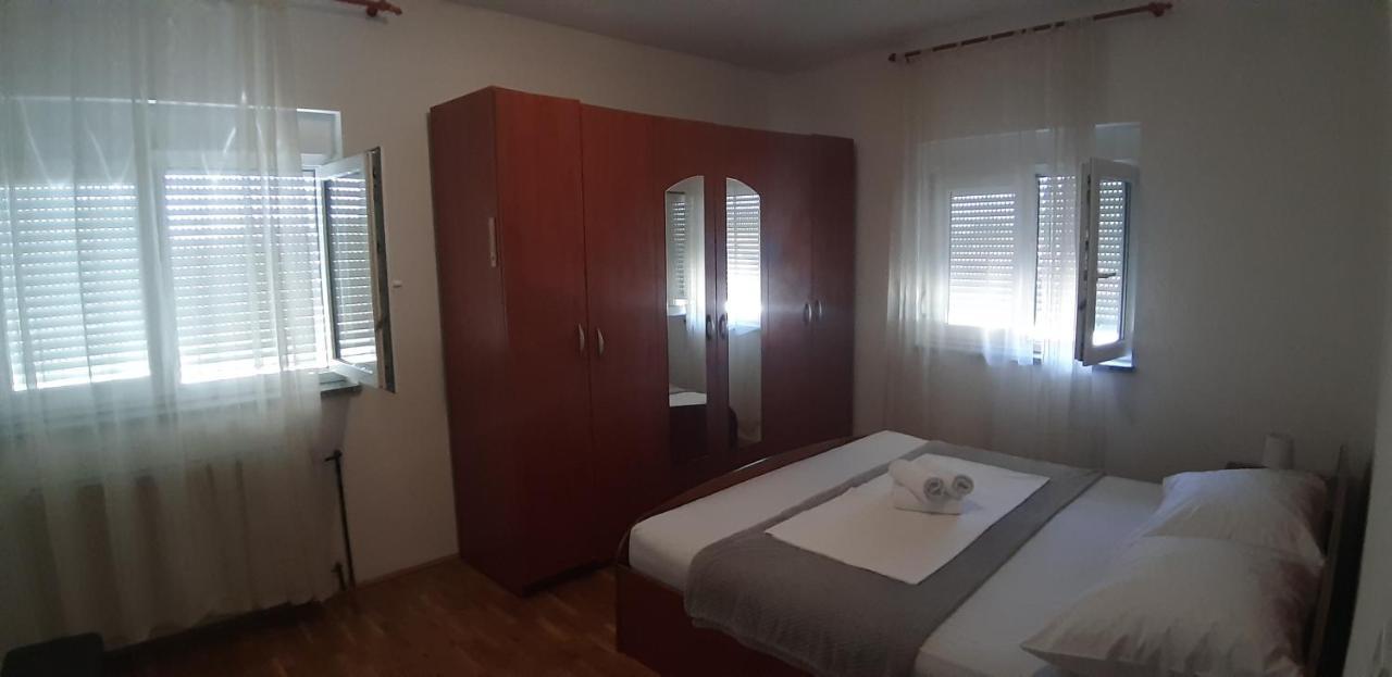 Apartment Elena Galovac  Экстерьер фото